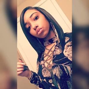 Meet your Posher, Laia